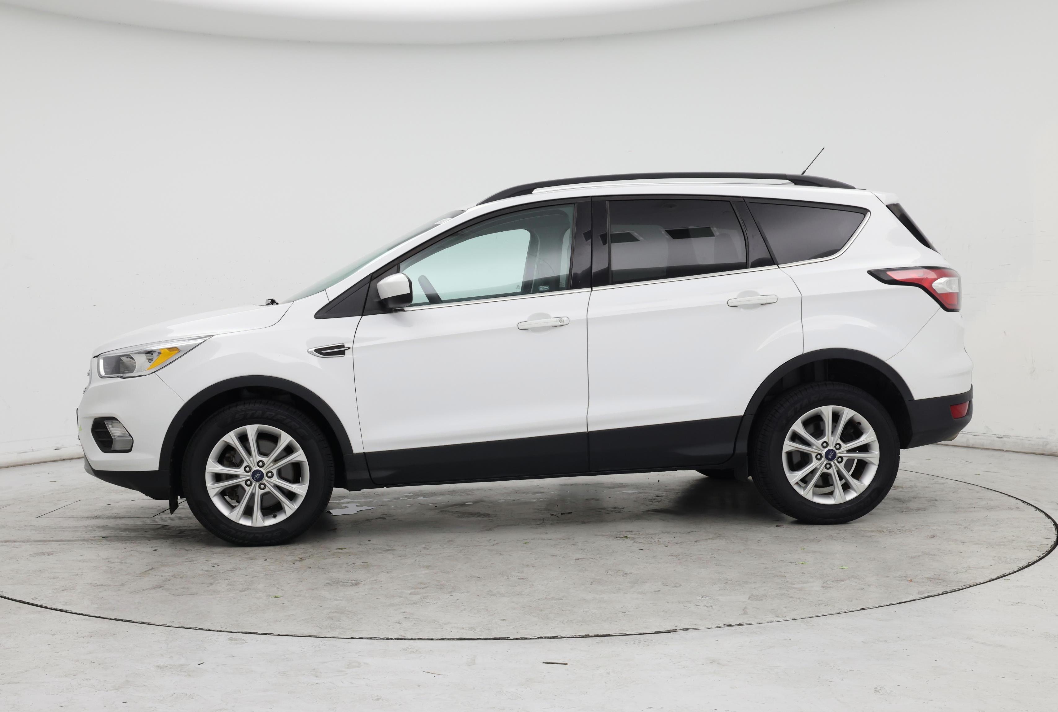 Thumbnail: 2018 Ford Escape - 3