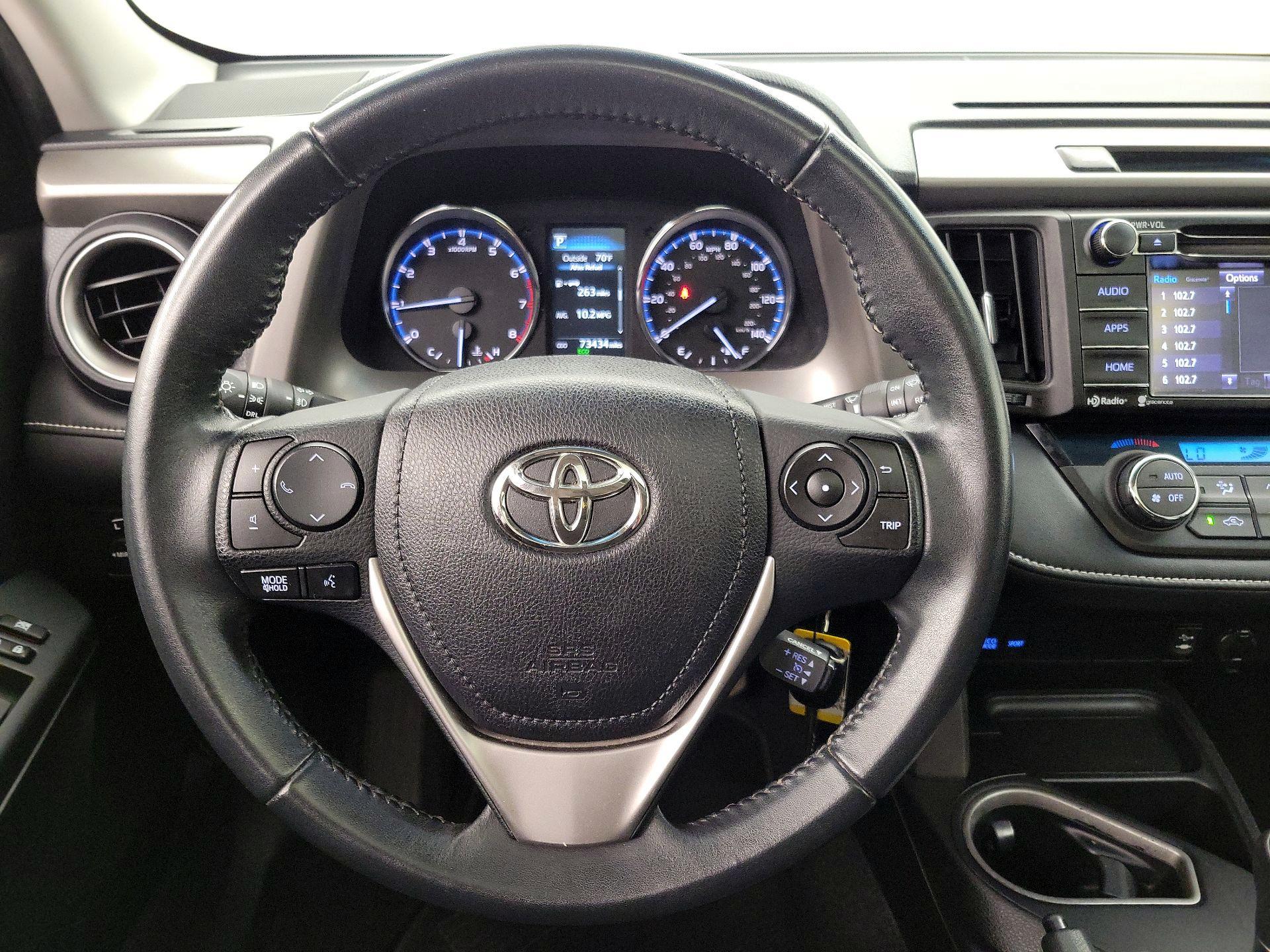 Thumbnail: 2016 Toyota RAV4 - 10
