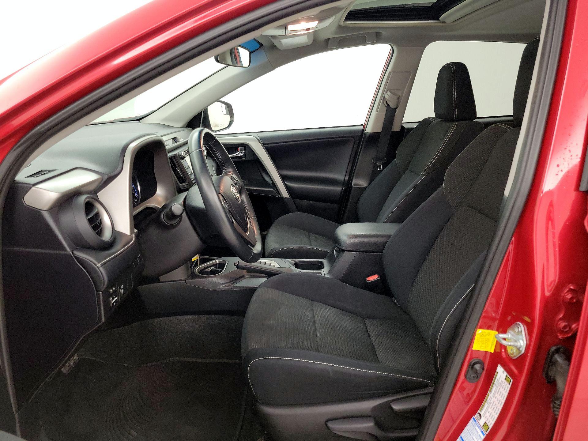 Thumbnail: 2016 Toyota RAV4 - 11