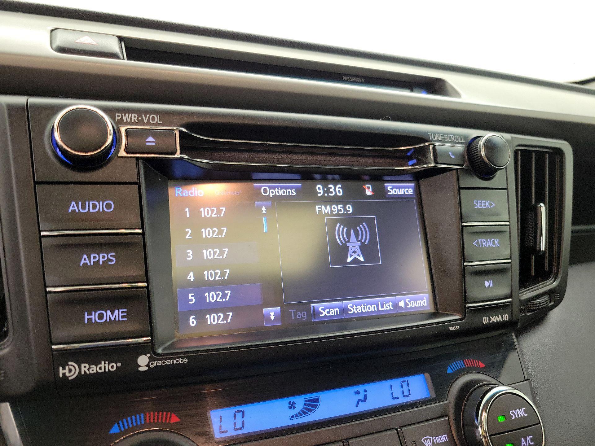 Thumbnail: 2016 Toyota RAV4 - 15