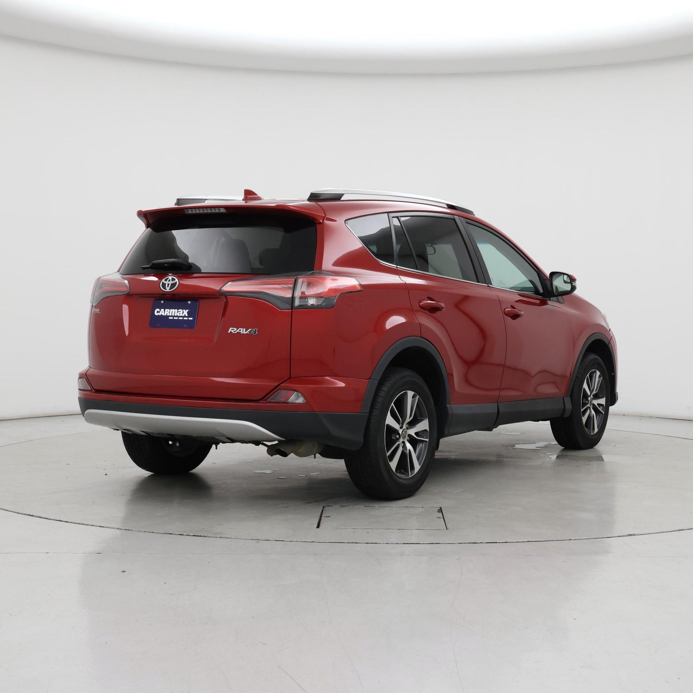 Thumbnail: 2016 Toyota RAV4 - 8