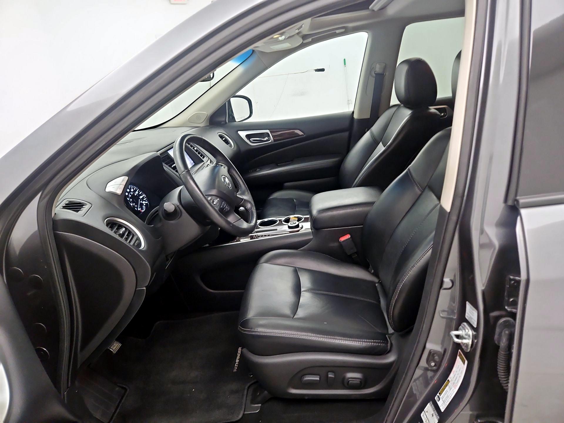 Thumbnail: 2015 Nissan Pathfinder - 11