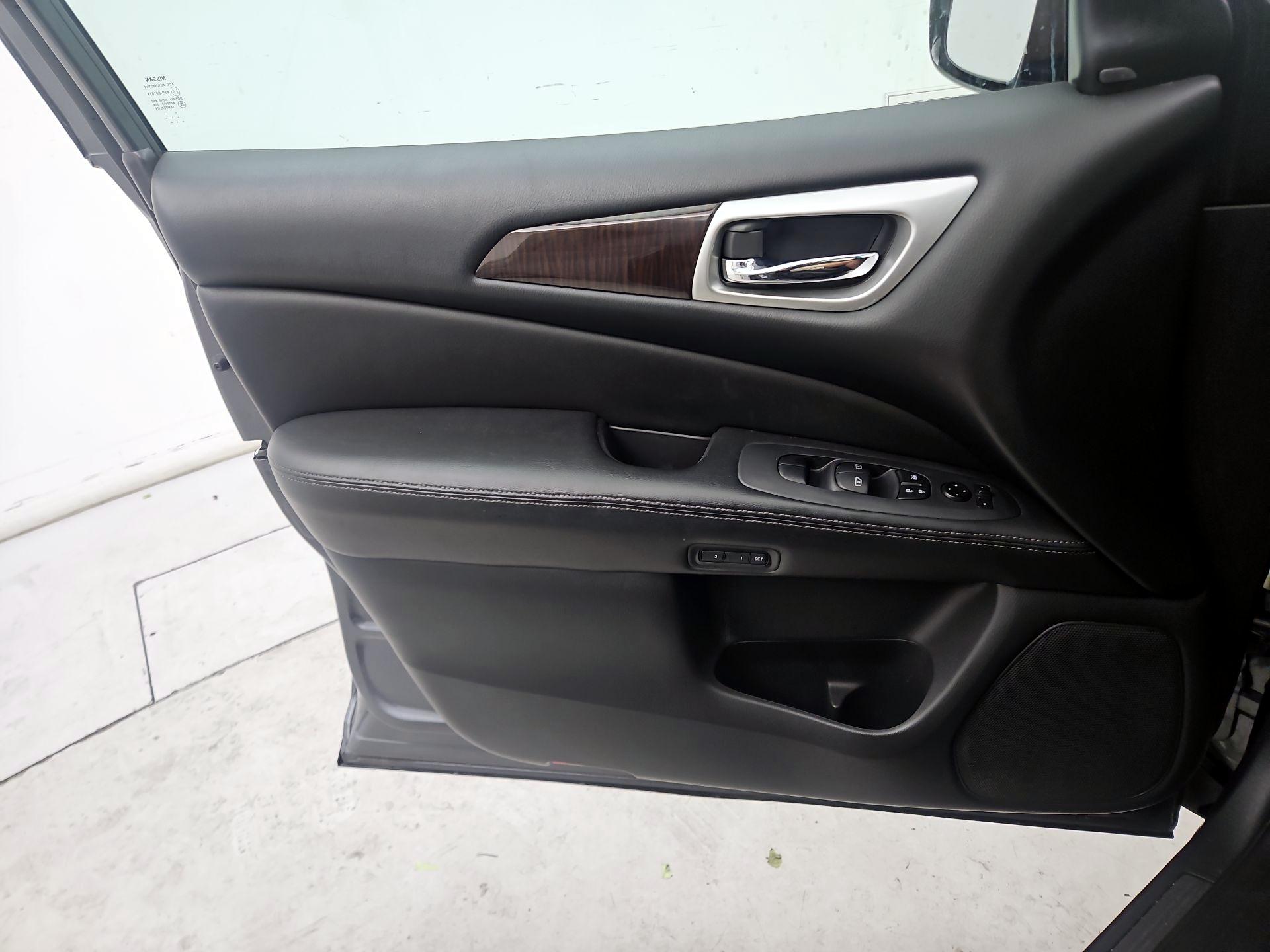 Thumbnail: 2015 Nissan Pathfinder - 12