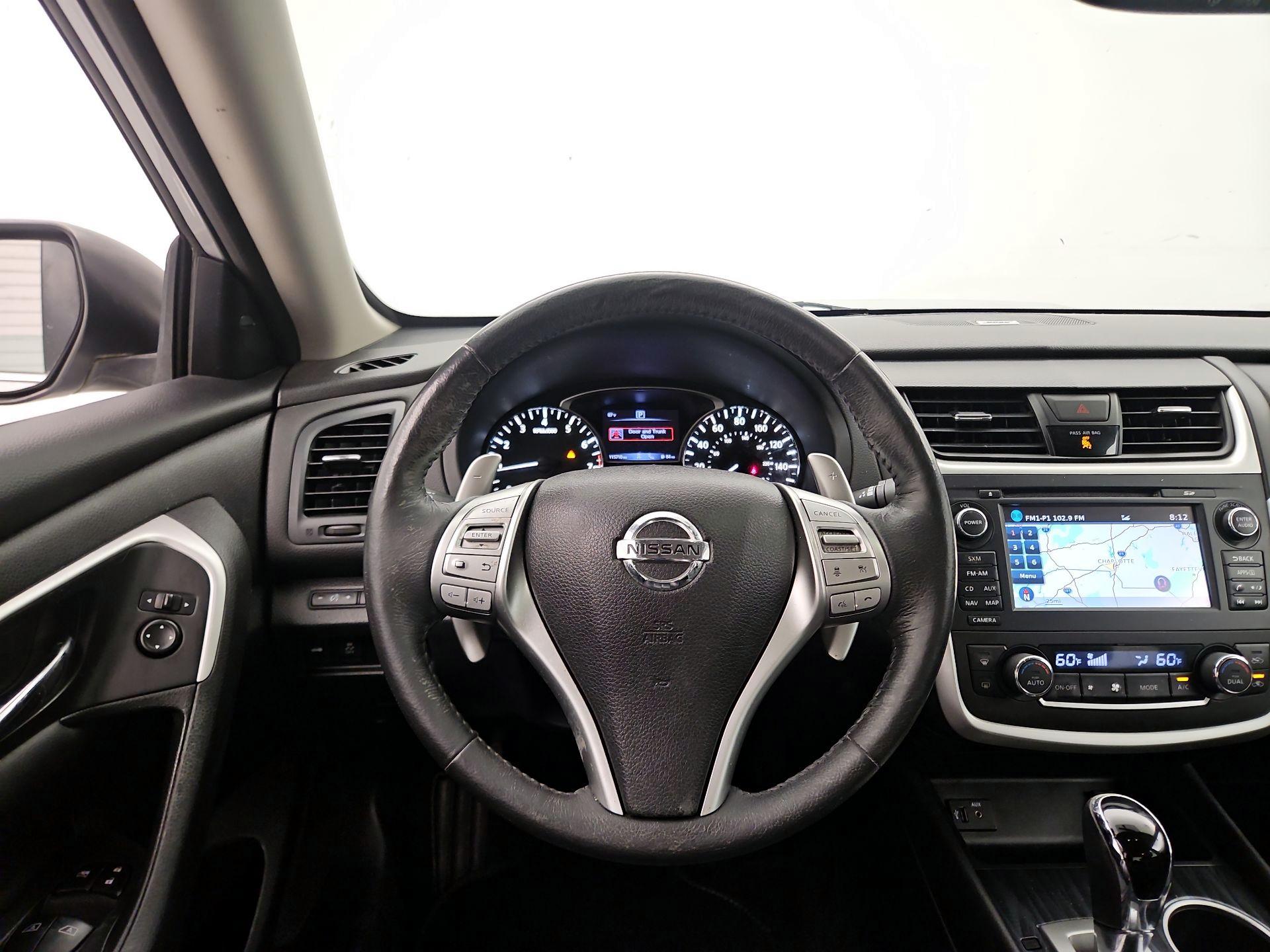 Thumbnail: 2016 Nissan Altima - 10