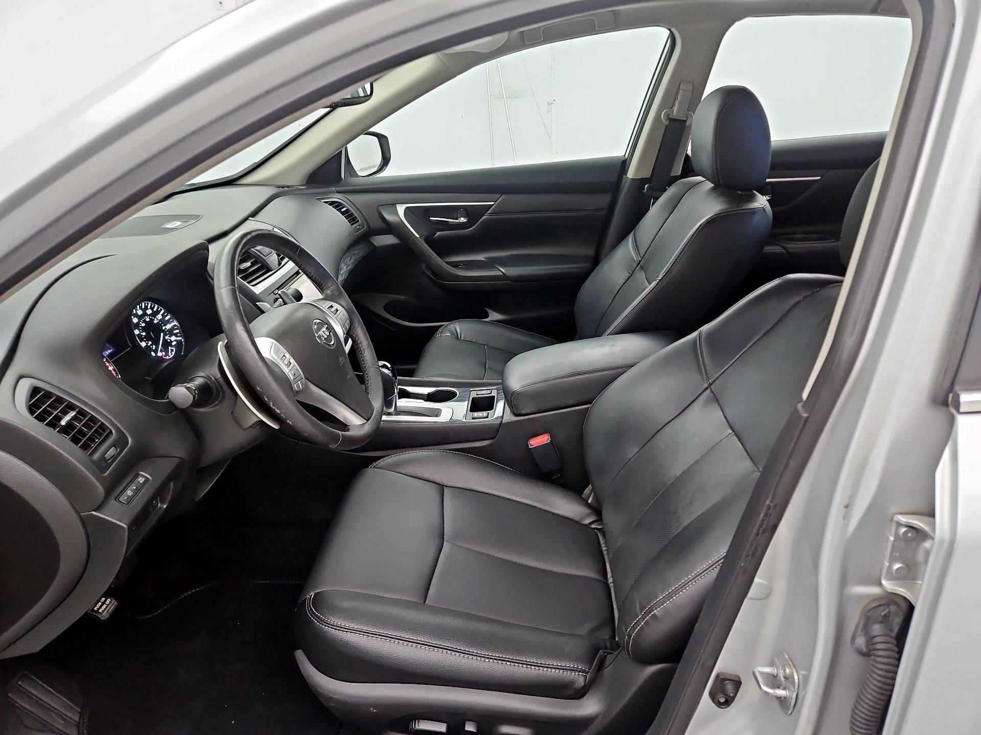 Thumbnail: 2016 Nissan Altima - 11