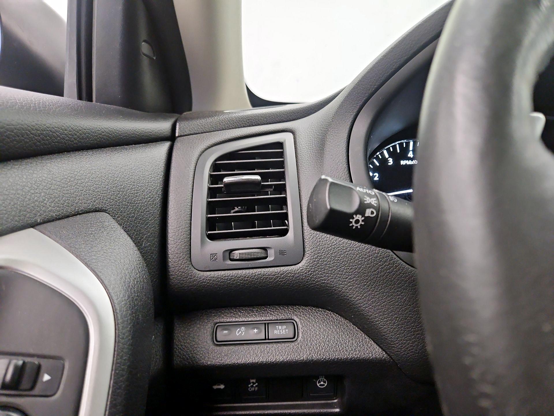 Thumbnail: 2016 Nissan Altima - 13