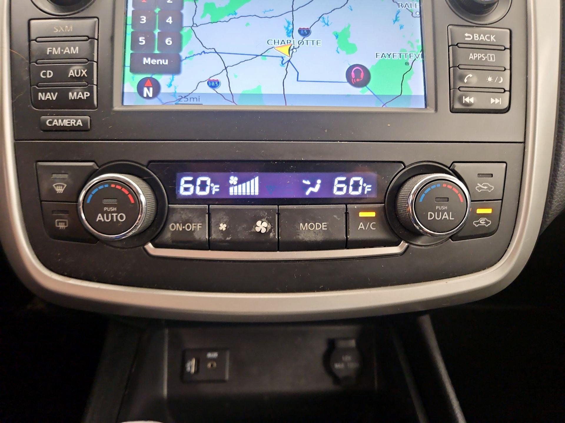 Thumbnail: 2016 Nissan Altima - 17