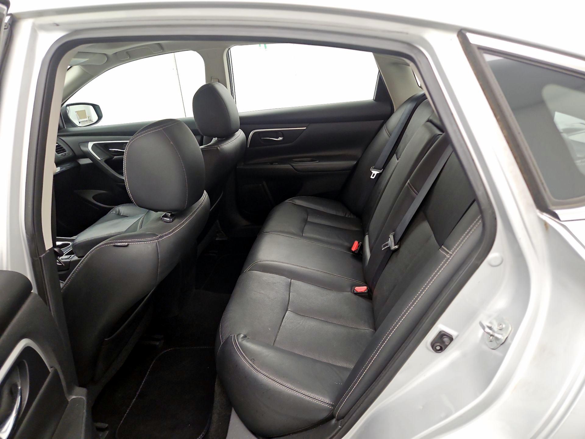 Thumbnail: 2016 Nissan Altima - 20