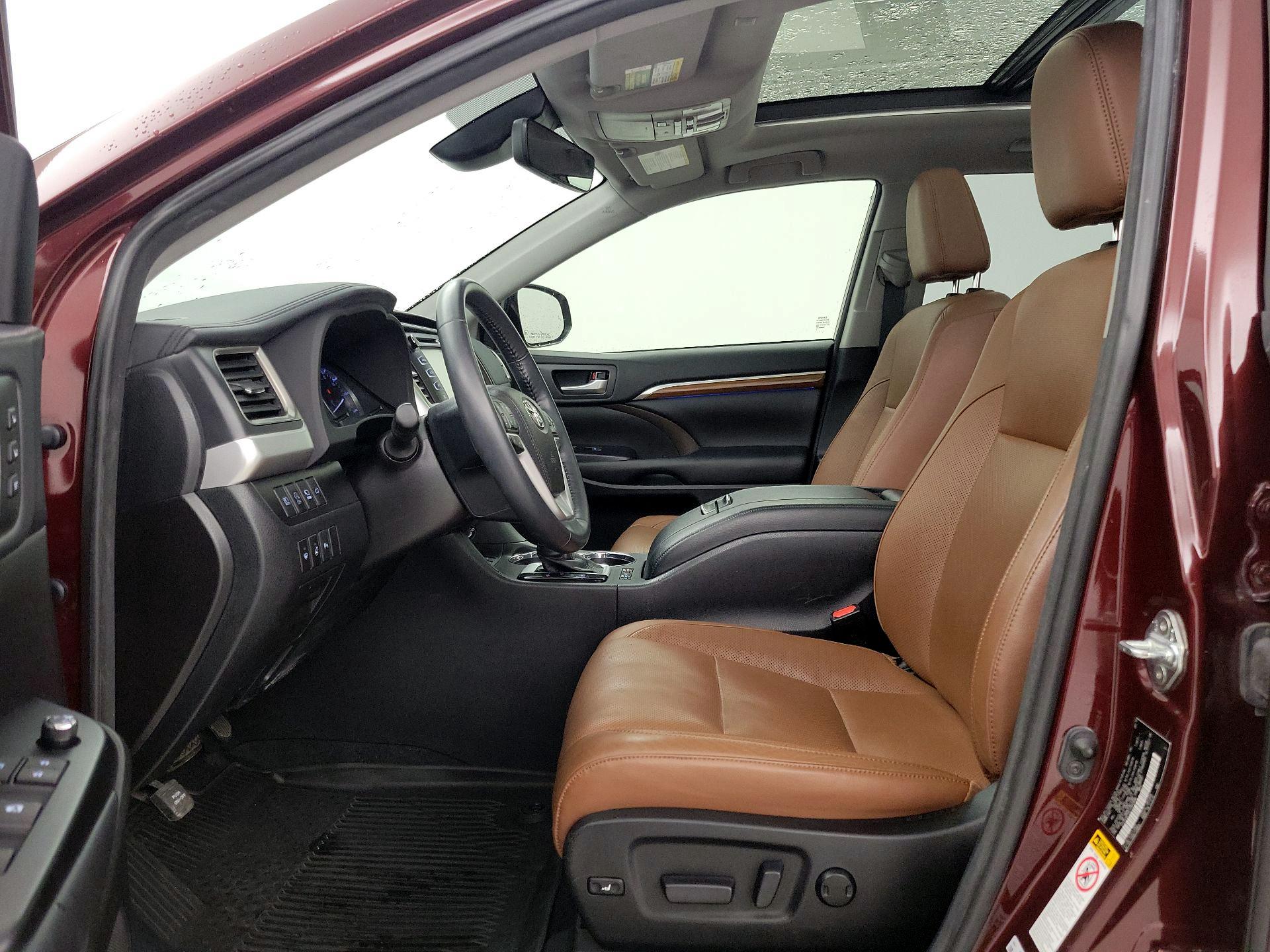 Thumbnail: 2018 Toyota Highlander - 11