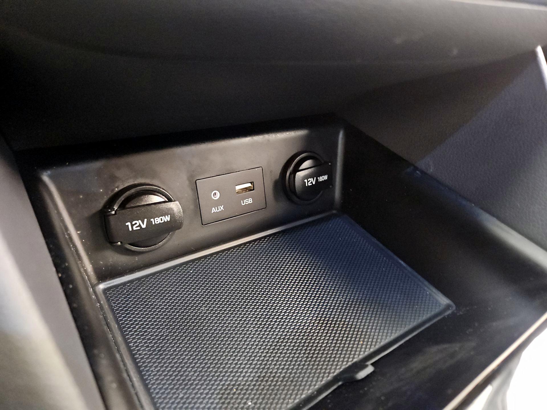 Thumbnail: 2019 Hyundai Ioniq - 18