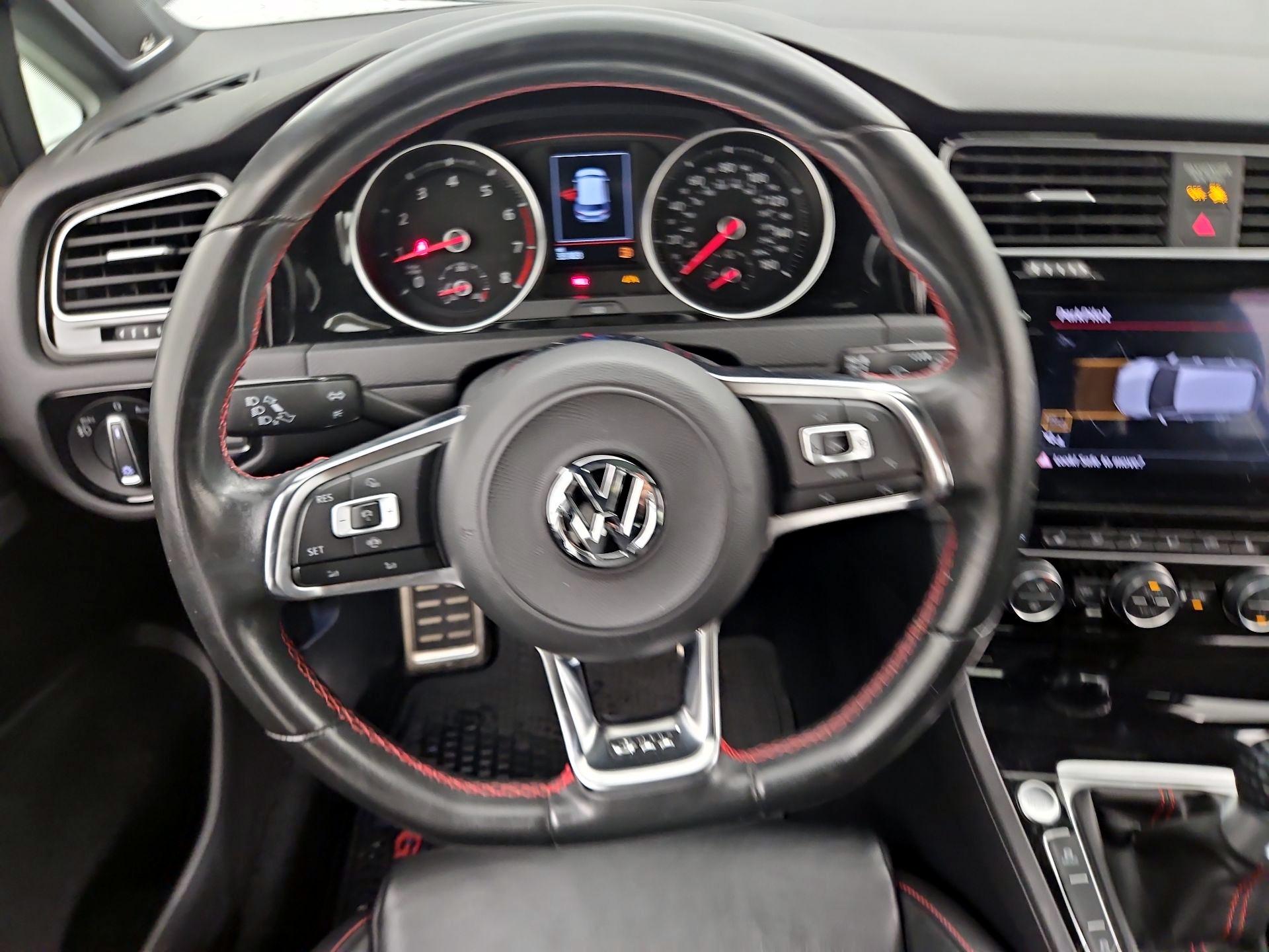 Thumbnail: 2019 Volkswagen Golf - 10