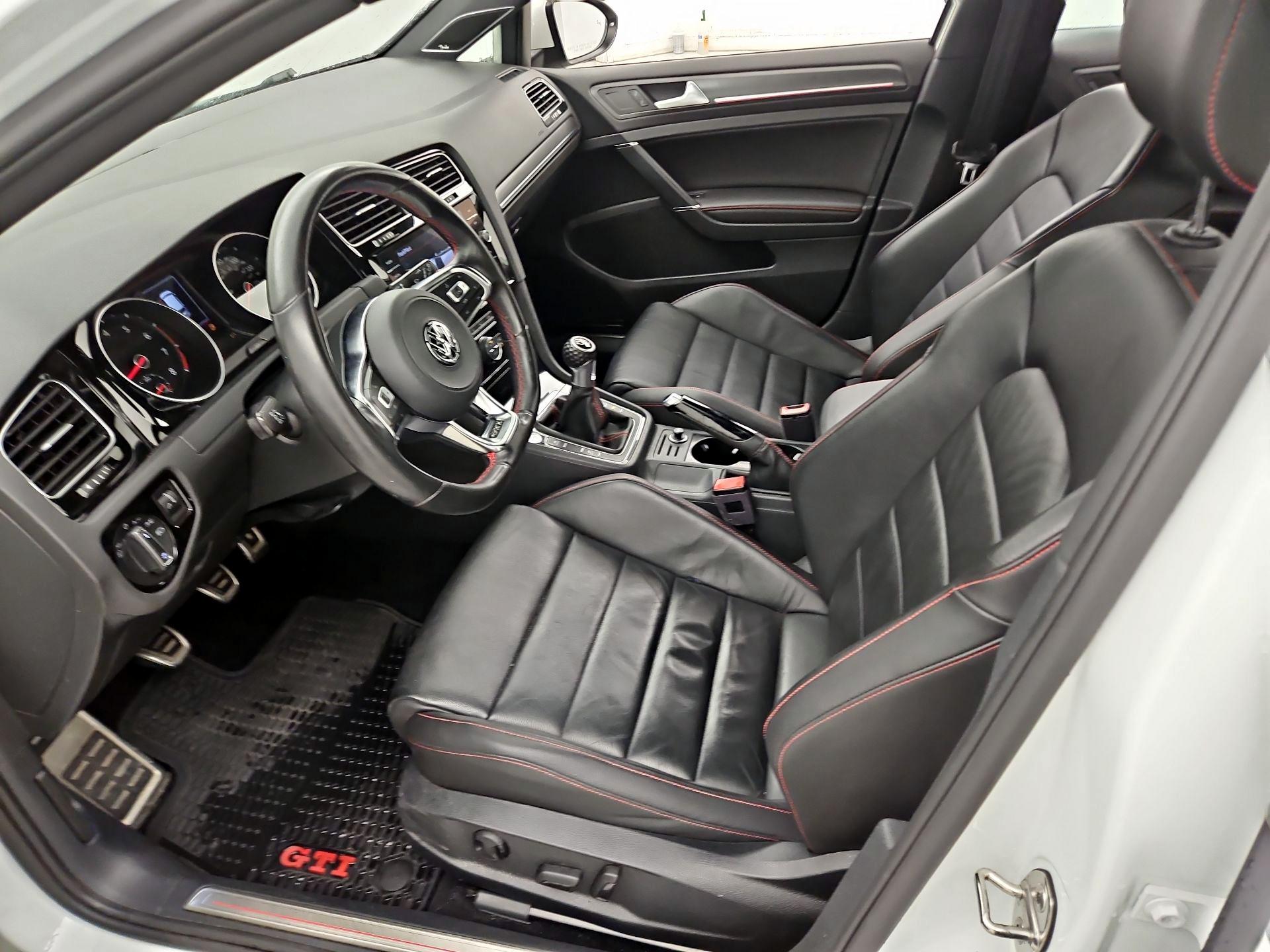 Thumbnail: 2019 Volkswagen Golf - 11