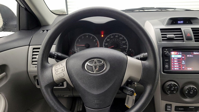 2013 Toyota Corolla LE 10