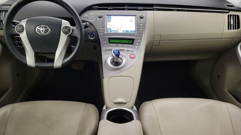 2014 Toyota Prius Four 9