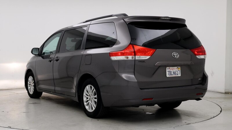 2013 Toyota Sienna XLE 2