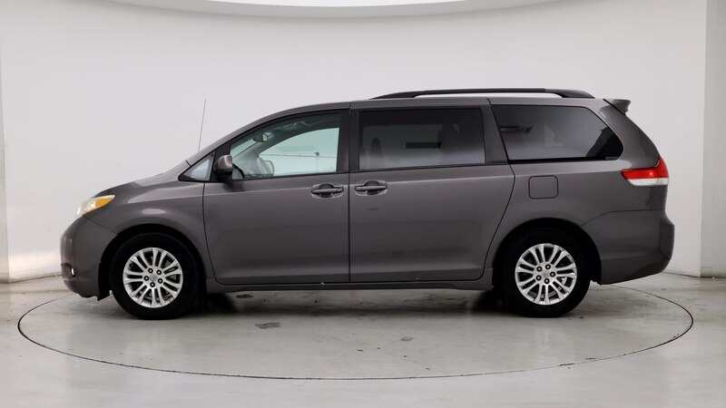 2013 Toyota Sienna XLE 3