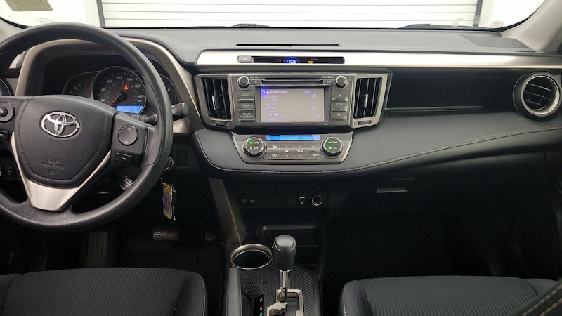 2013 Toyota RAV4 XLE 9