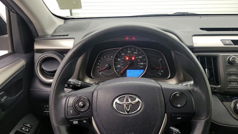 2013 Toyota RAV4 XLE 10