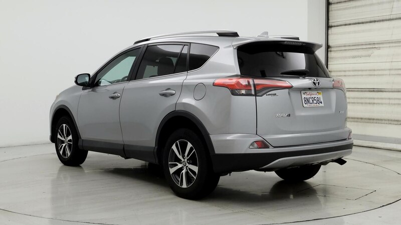 2018 Toyota RAV4 XLE 2