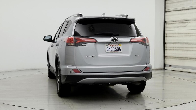 2018 Toyota RAV4 XLE 6