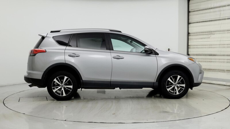 2018 Toyota RAV4 XLE 7