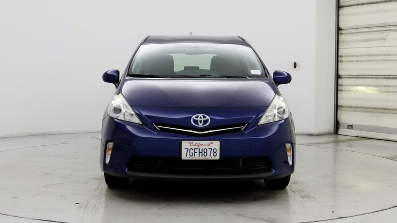 2014 Toyota Prius v Three 5