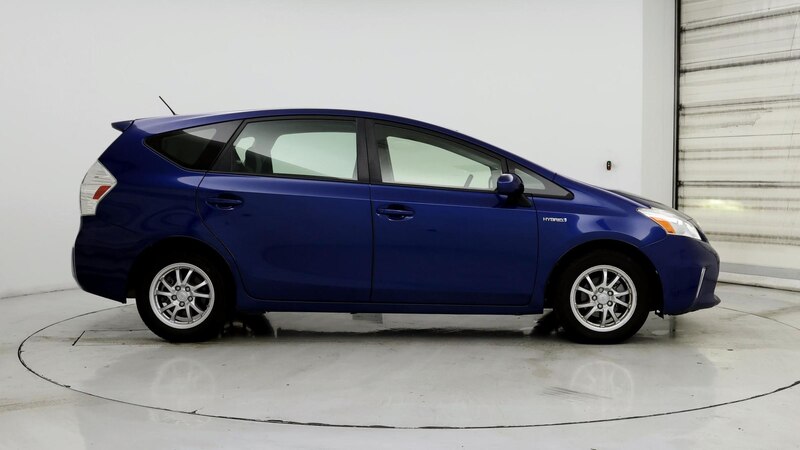 2014 Toyota Prius v Three 7