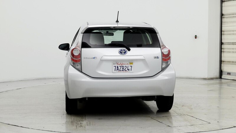 2013 Toyota Prius c Two 6