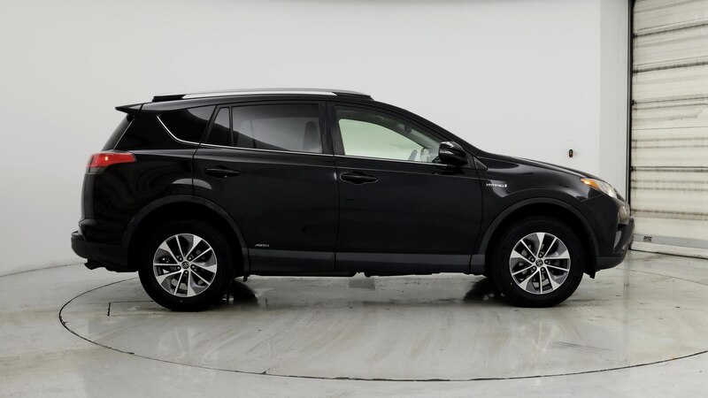 2018 Toyota RAV4 XLE 7