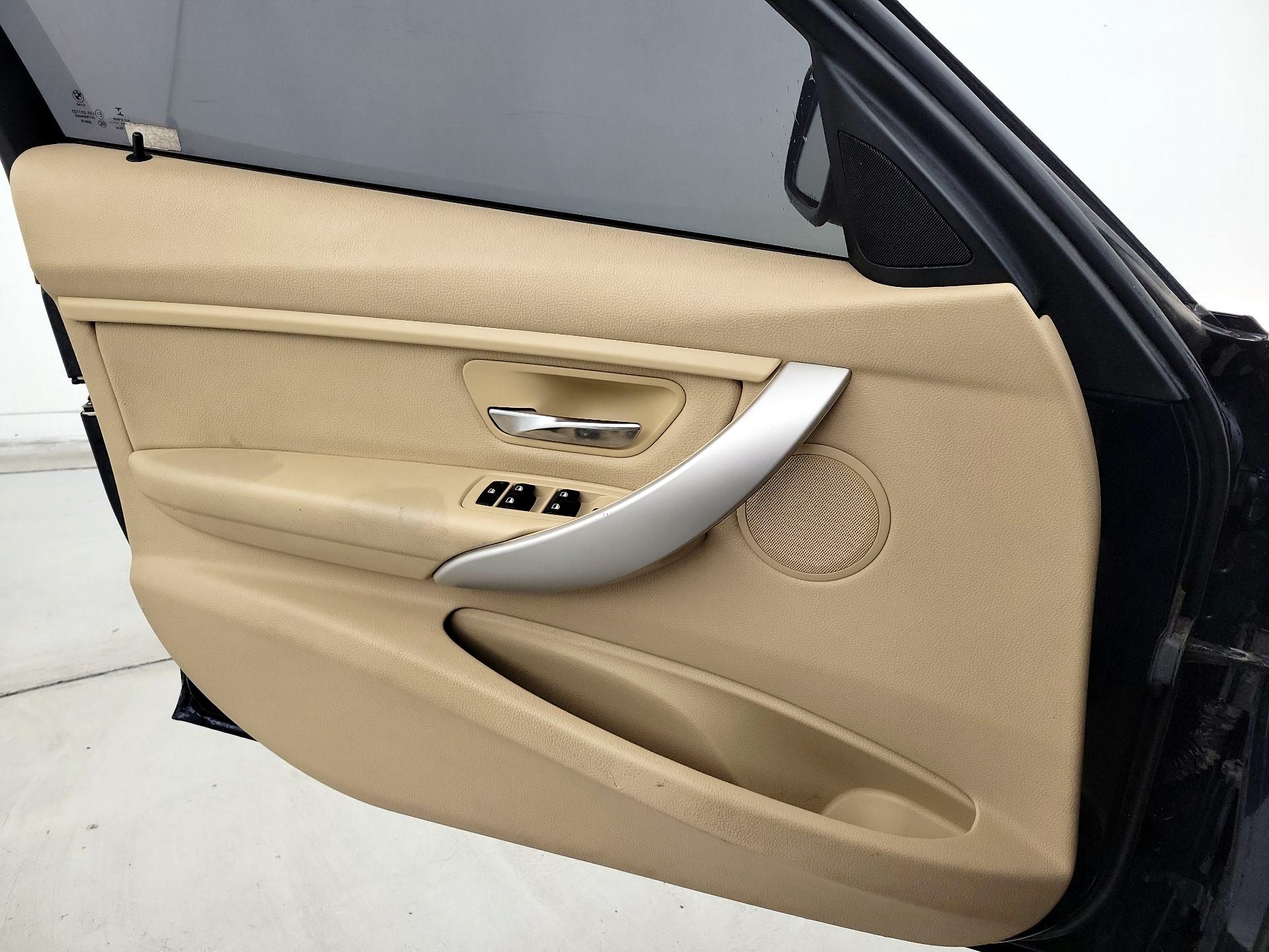 Thumbnail: 2015 BMW 3 Series - 12