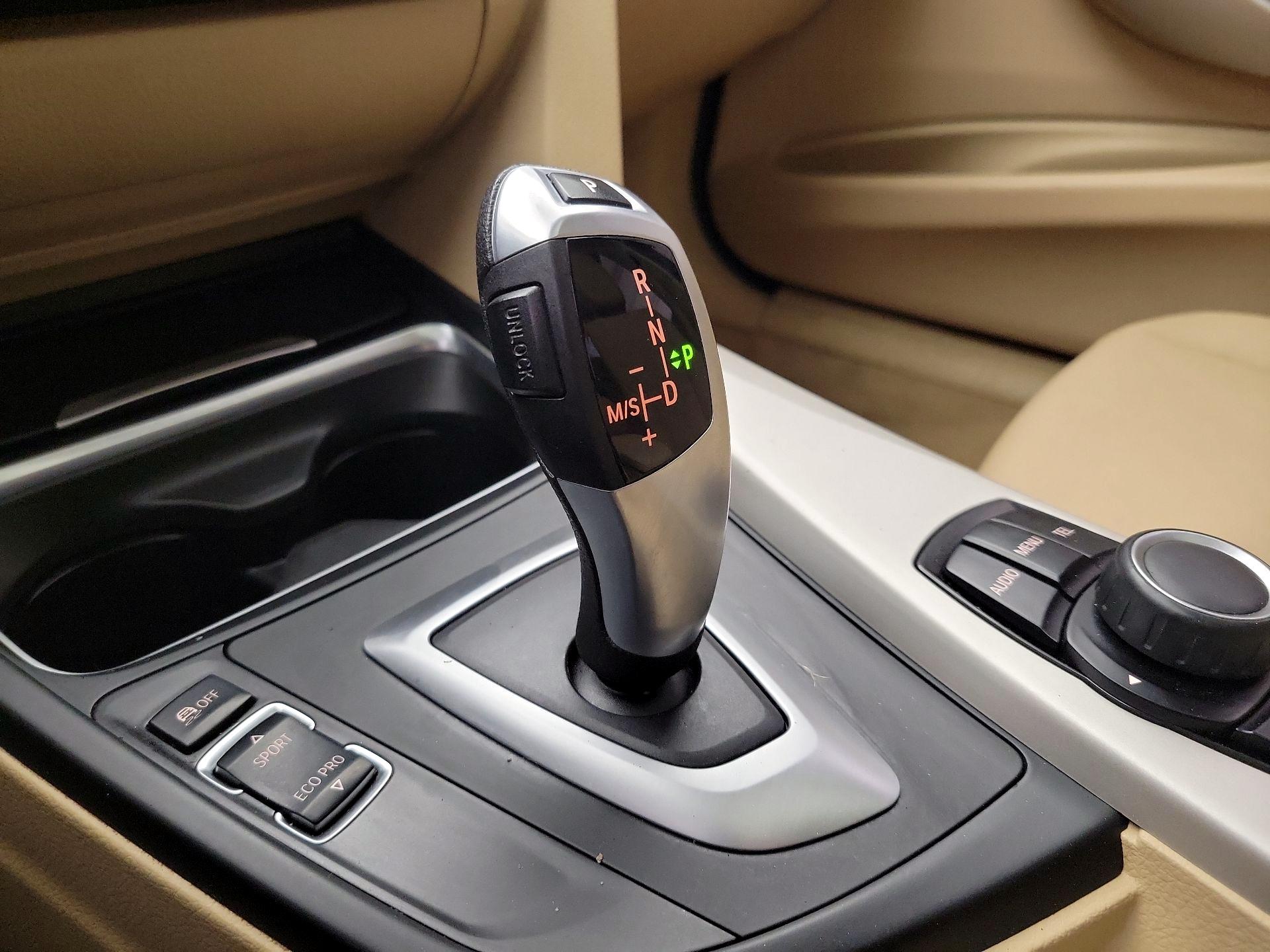 Thumbnail: 2015 BMW 3 Series - 16
