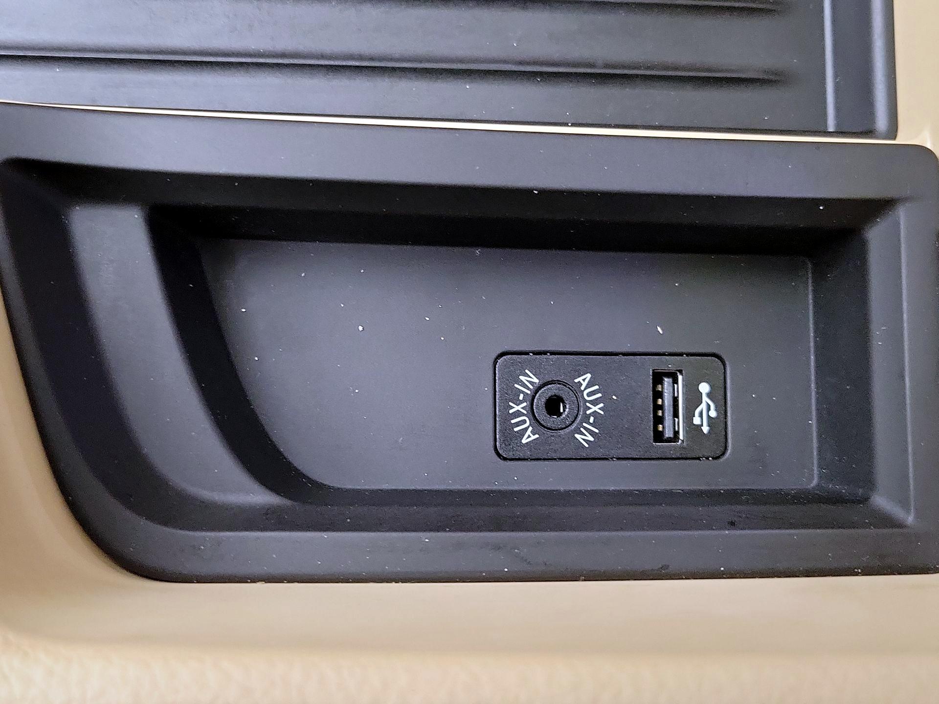 Thumbnail: 2015 BMW 3 Series - 17