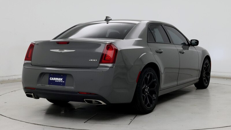 2019 Chrysler 300 Touring 8