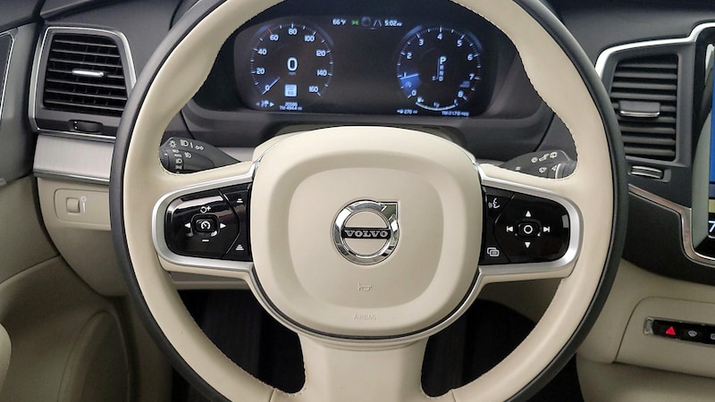 2022 Volvo XC90 T5 Momentum 10