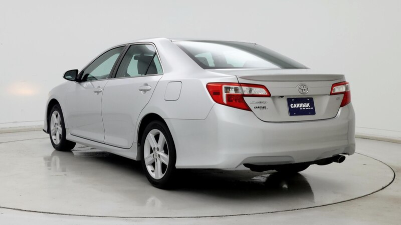 2014 Toyota Camry SE 2