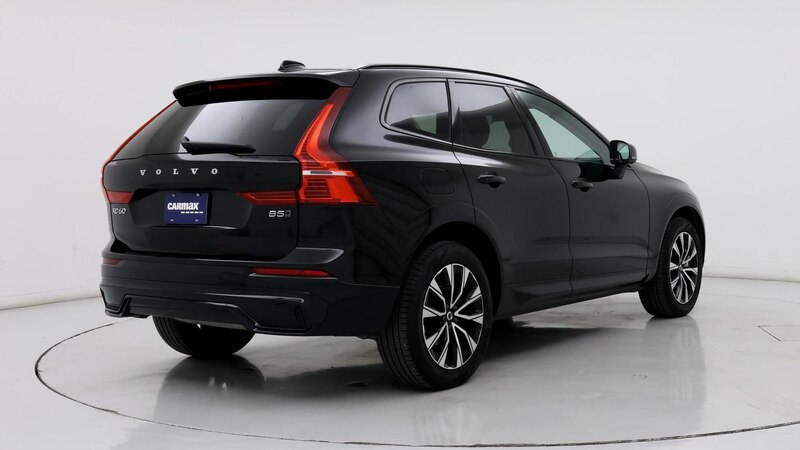 2024 Volvo XC60 B5 Plus 8