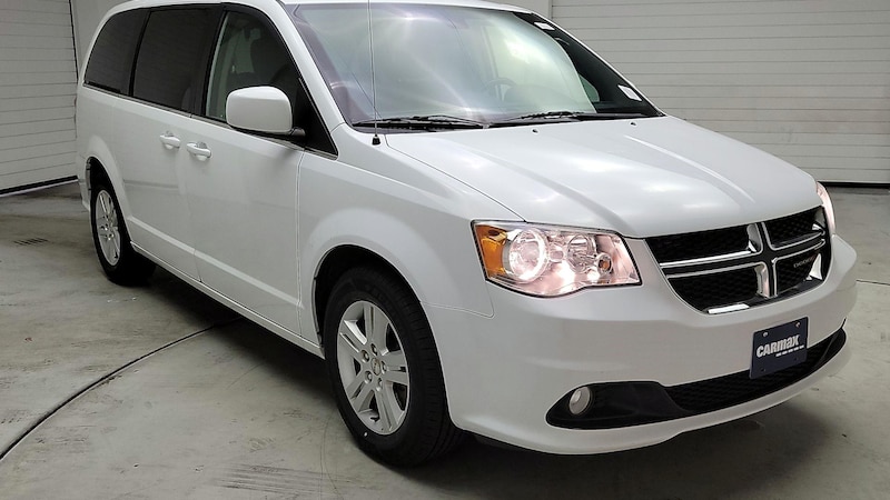 2019 Dodge Grand Caravan SXT Hero Image