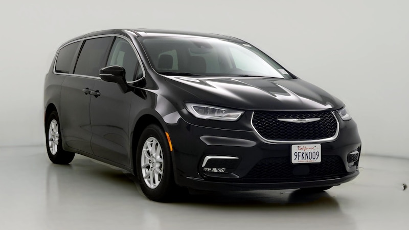 2023 Chrysler Pacifica Touring L Hero Image