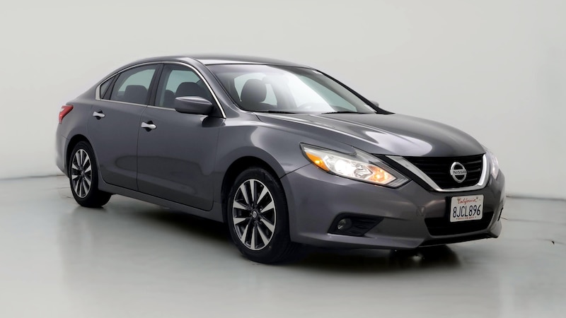 2017 Nissan Altima SV Hero Image