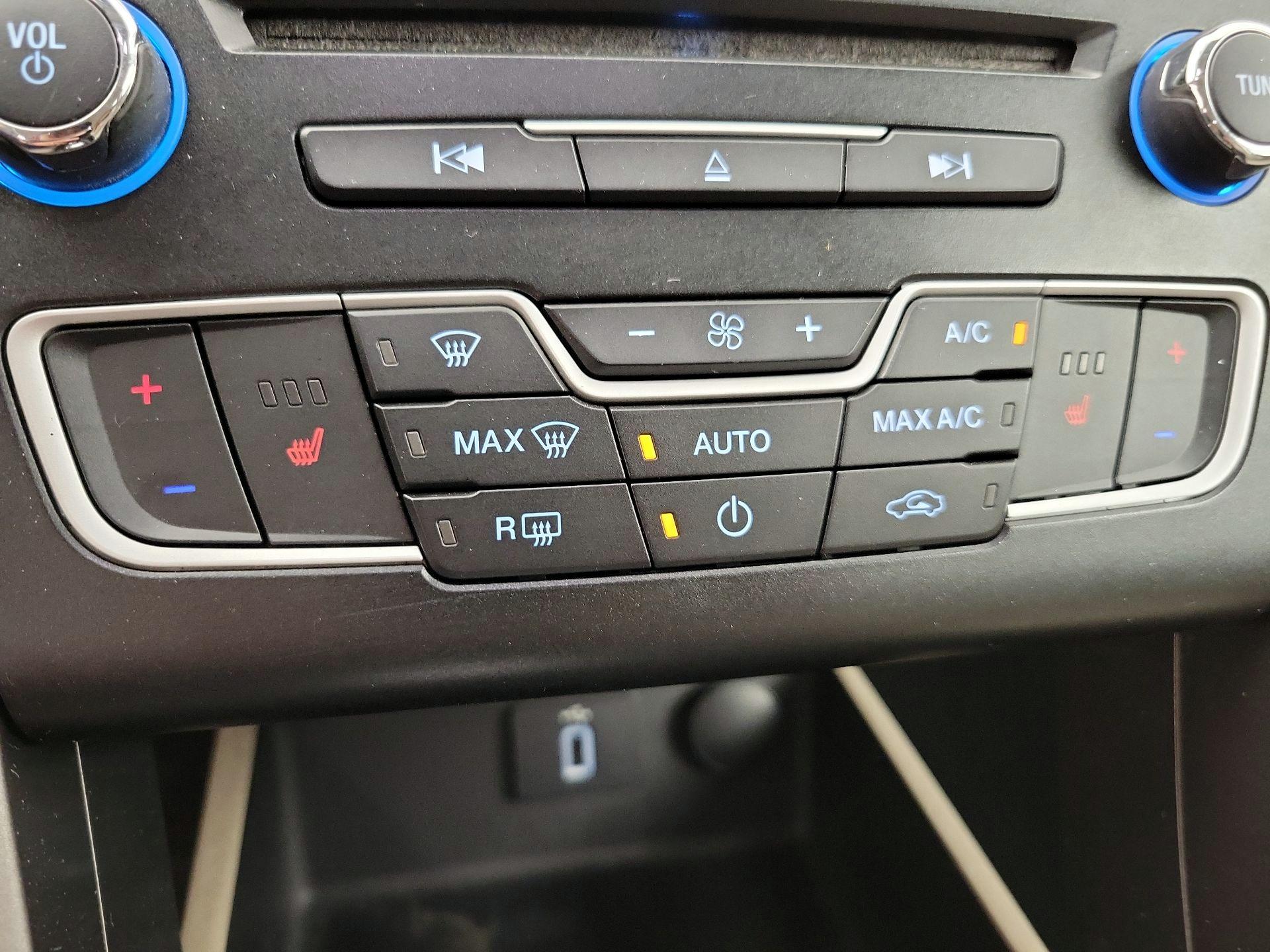 Thumbnail: 2017 Ford Fusion - 16