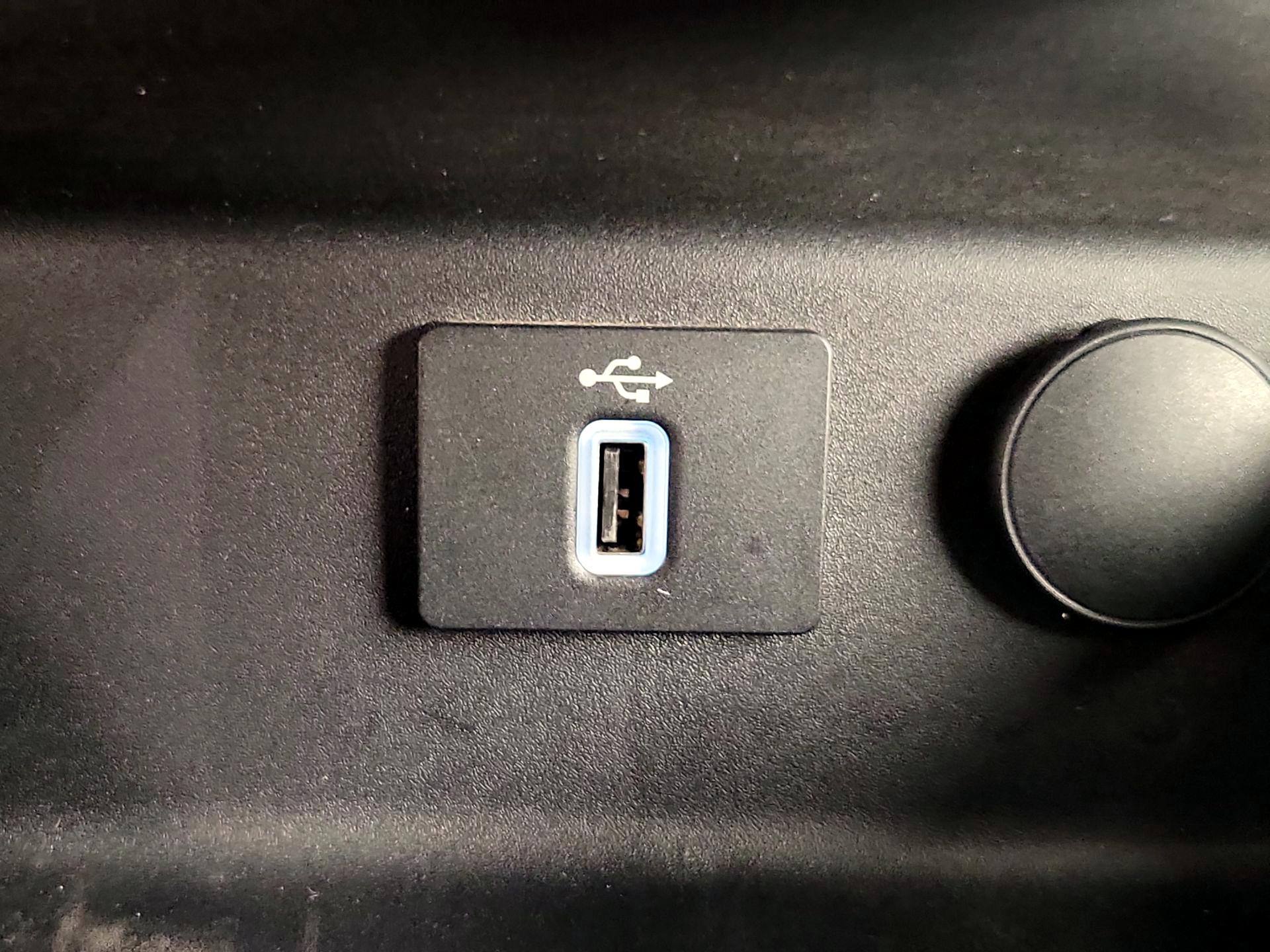 Thumbnail: 2017 Ford Fusion - 18