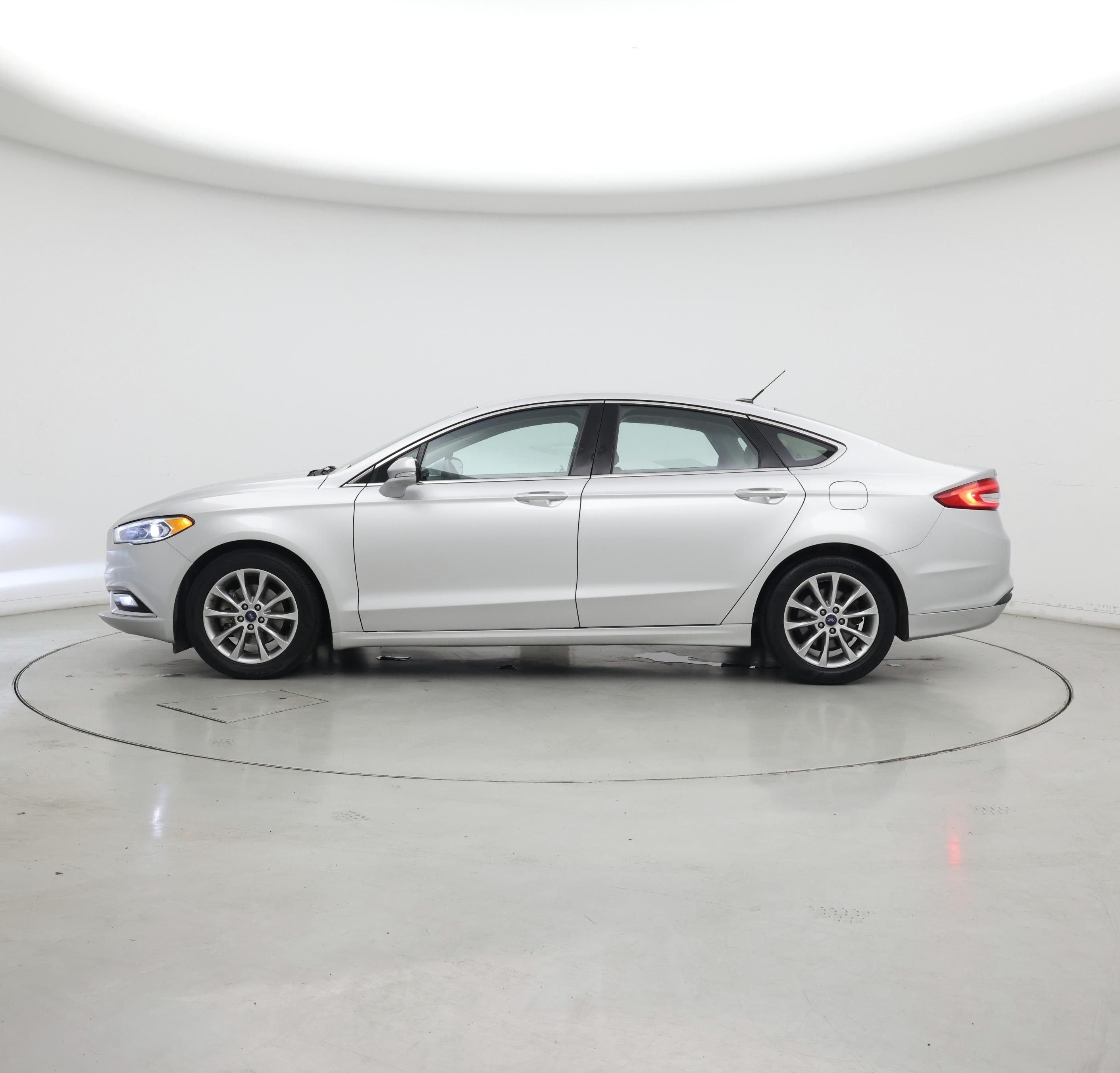 Thumbnail: 2017 Ford Fusion - 3