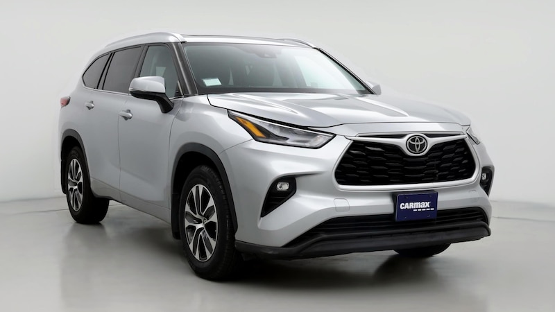 2021 Toyota Highlander XLE Hero Image