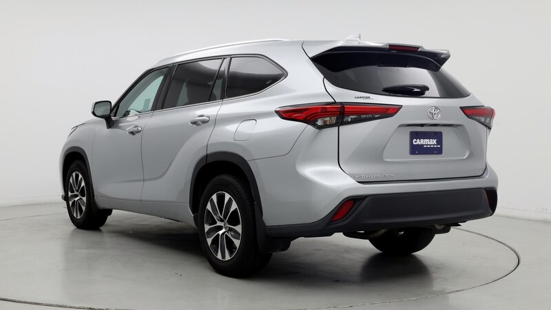 2021 Toyota Highlander XLE 2