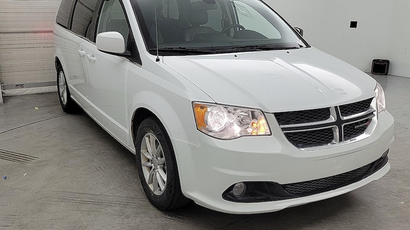 2019 Dodge Grand Caravan SXT Hero Image