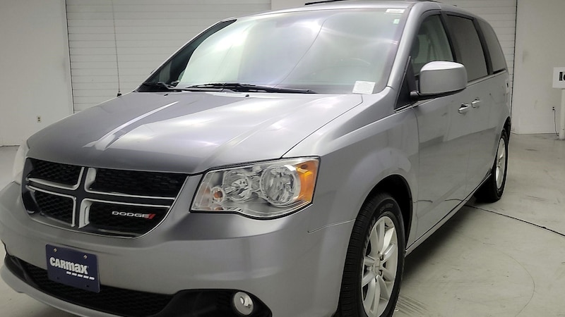 2019 Dodge Grand Caravan SXT Hero Image