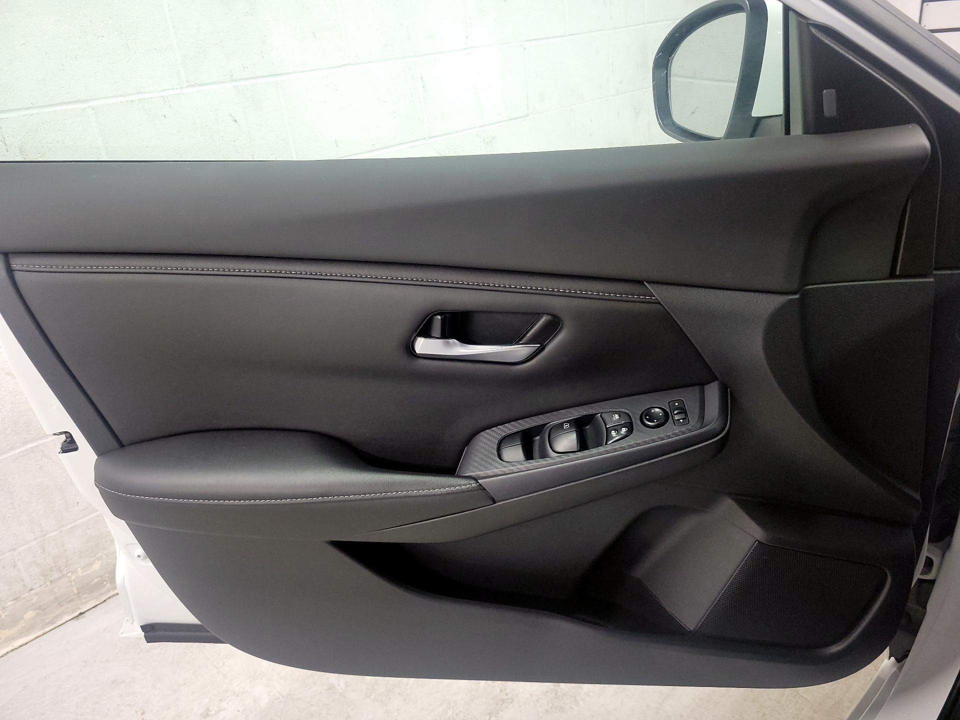 Thumbnail: 2023 Nissan Sentra - 12