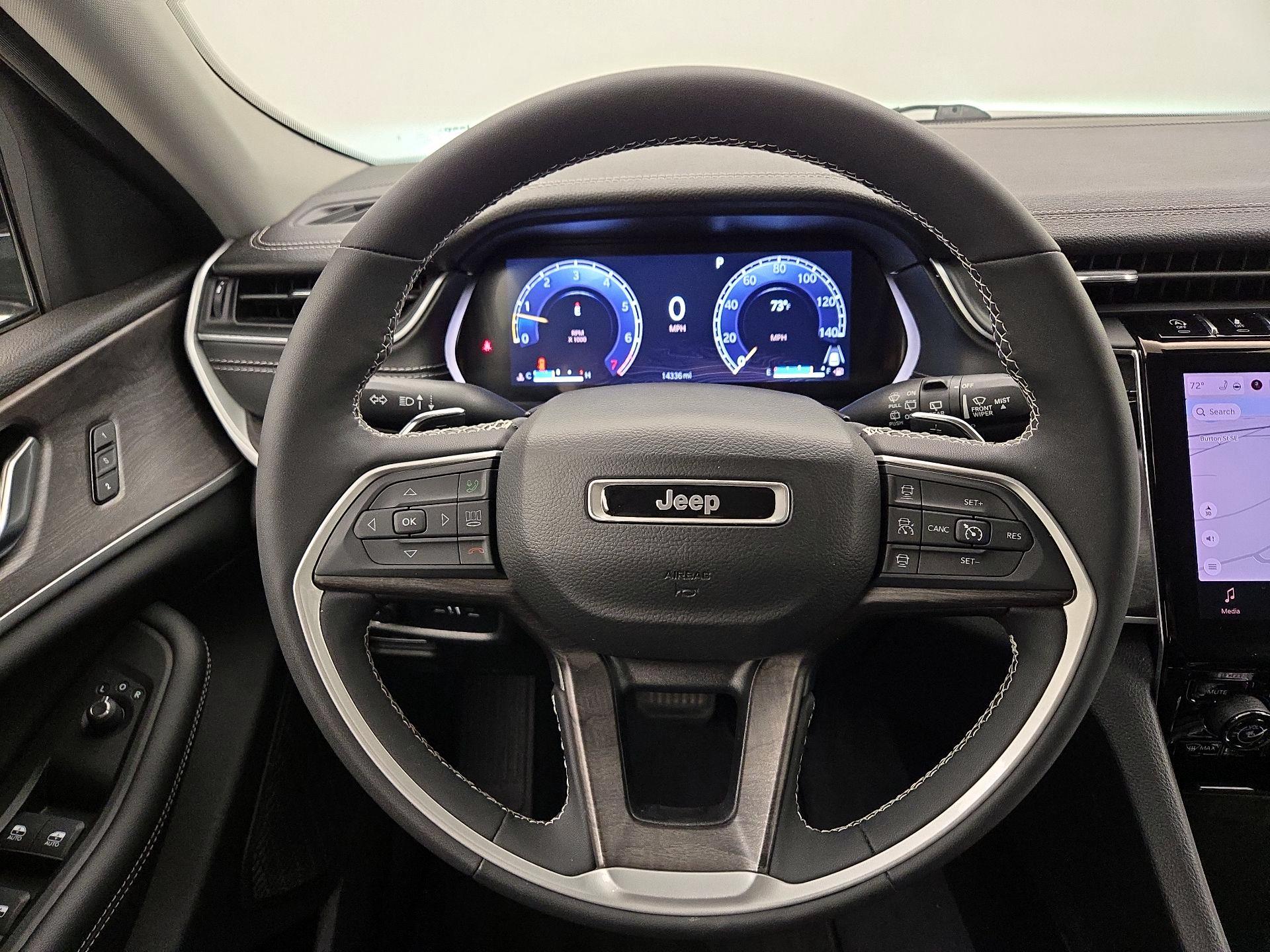 Thumbnail: 2023 Jeep Grand Cherokee - 10