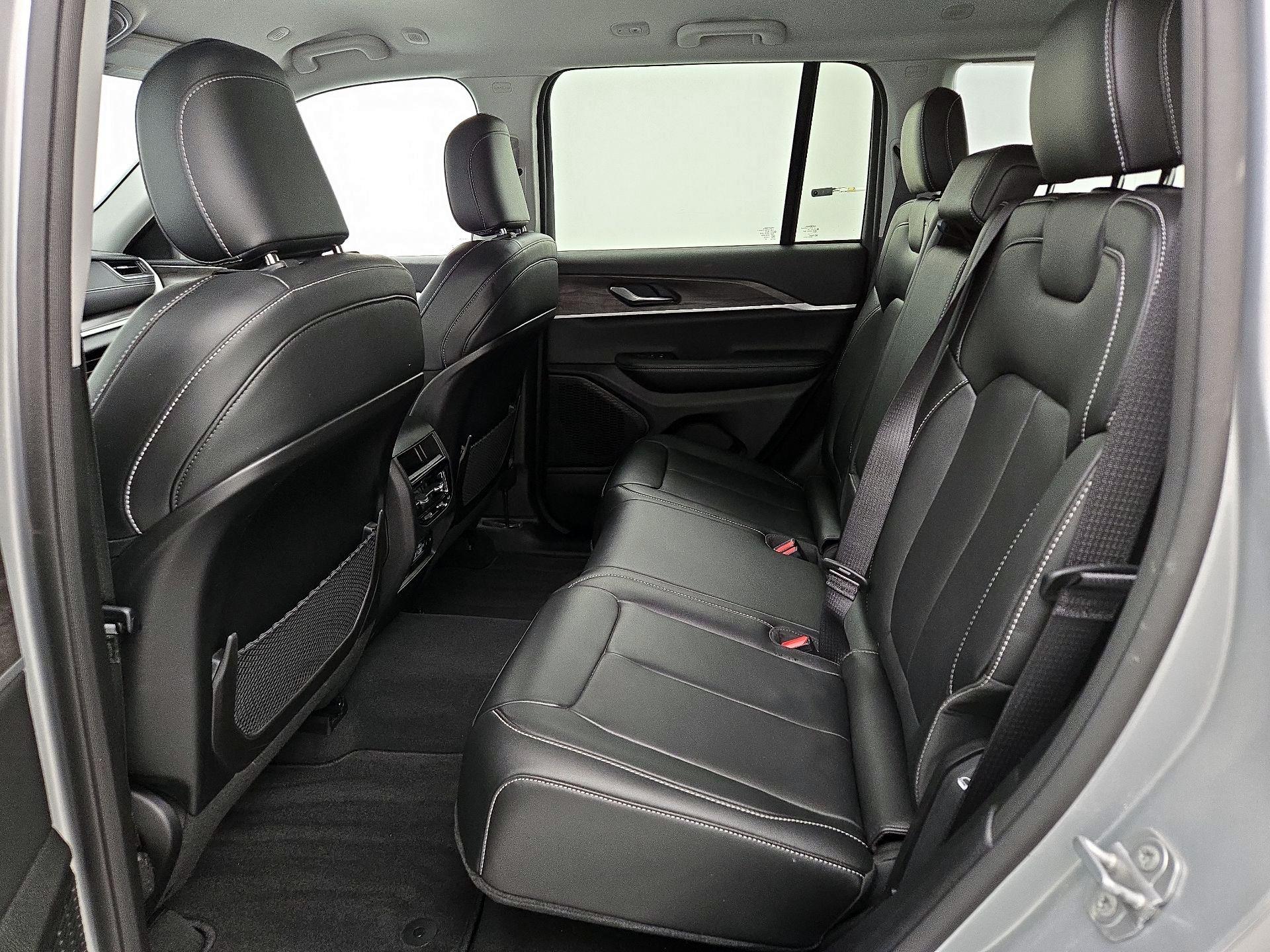 Thumbnail: 2023 Jeep Grand Cherokee - 20