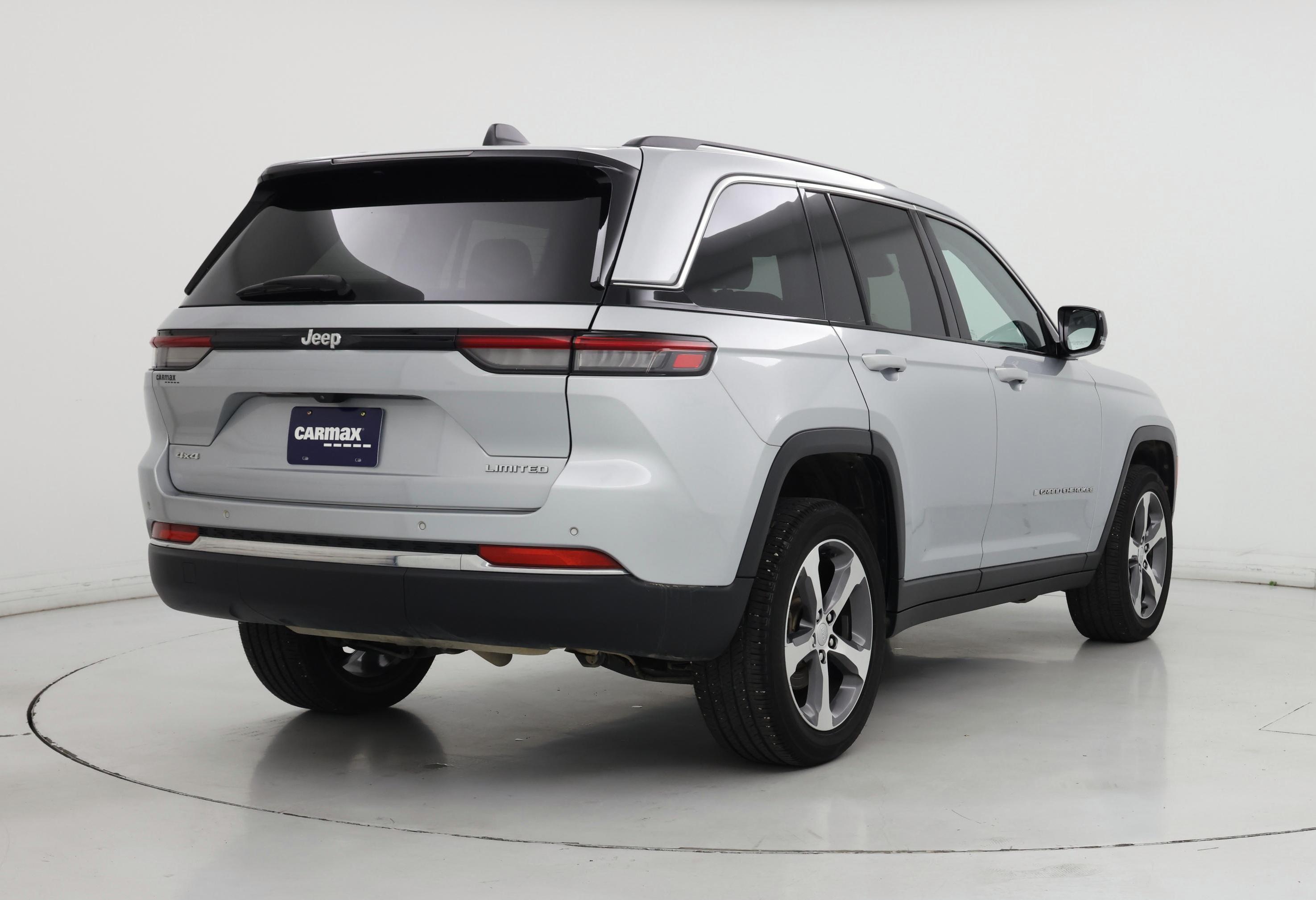 Thumbnail: 2023 Jeep Grand Cherokee - 8